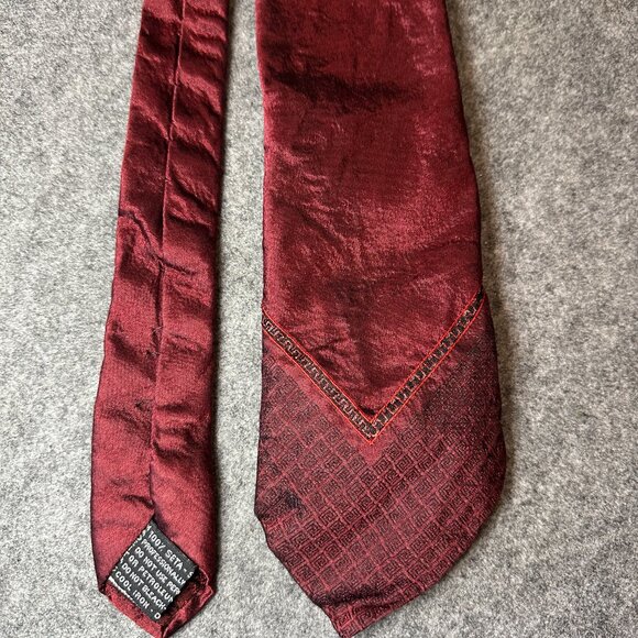 Vintage Gianni Versace Men’s Silk Tie – Burgundy Pattern 8/10 Condition - Picture 7 of 7